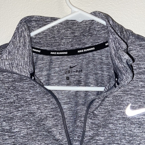 Nike Running 1/4 Zip grey top - Picture 2 of 3